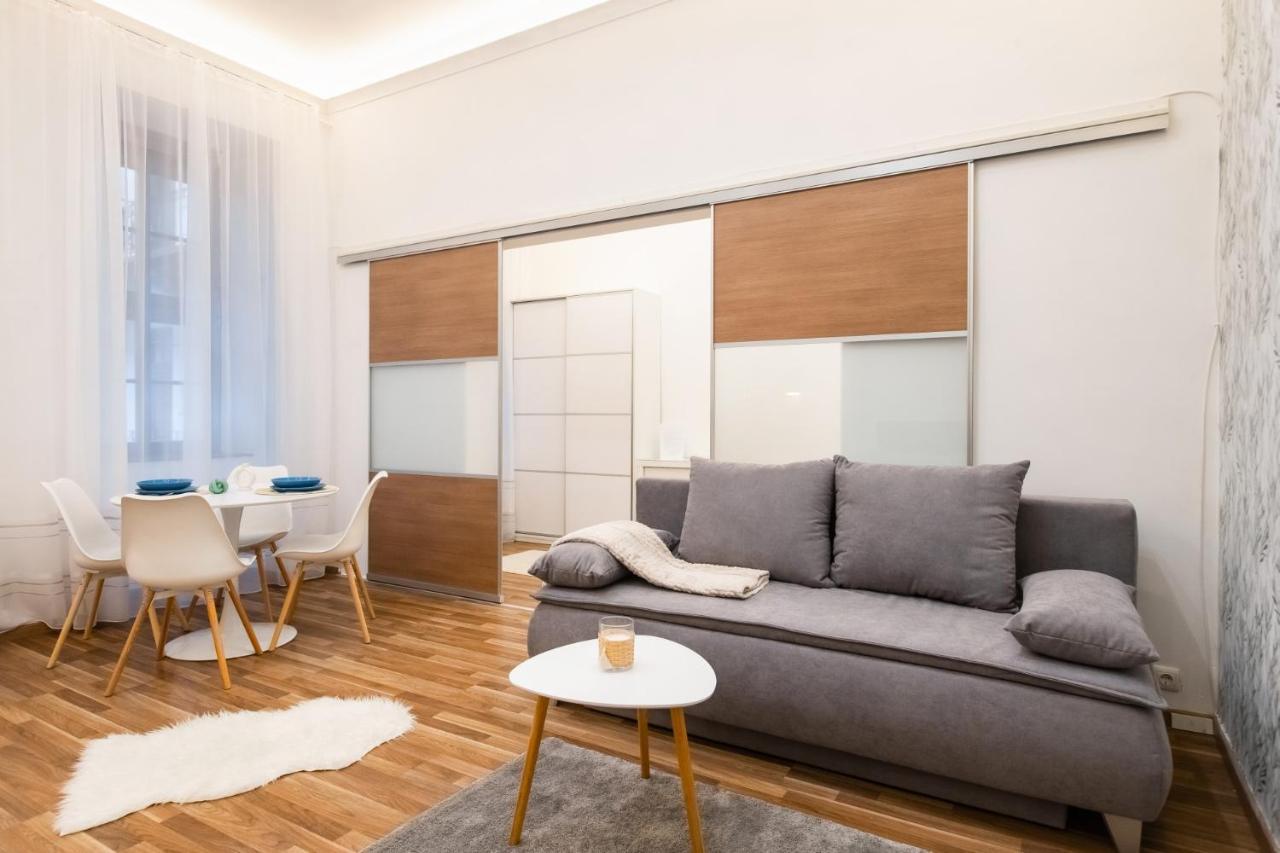 Erika'S Downtown Home Budapest Bagian luar foto